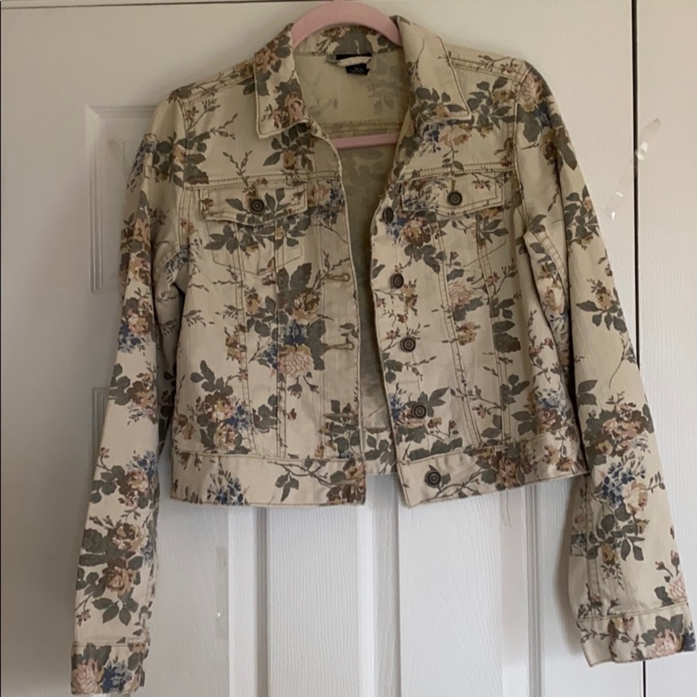 Rue 21 Women’s Cropped Floral Denim Jacket Size L